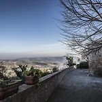 Castello Di Hotel Montegridolfo
