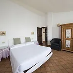 Castello Di Hotel 4*