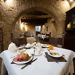 Castello Di Hotel Montegridolfo