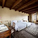 Hotel Castello Di Montegridolfo