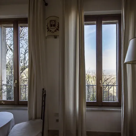 Castello Di Montegridolfo 蒙特格里多尔福