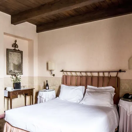 Castello Di Montegridolfo 蒙特格里多尔福