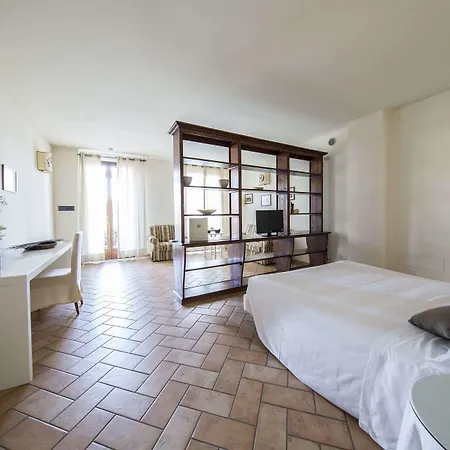 Castello Di Montegridolfo 蒙特格里多尔福