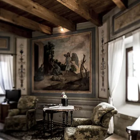 Castello Di Montegridolfo 酒店 4*